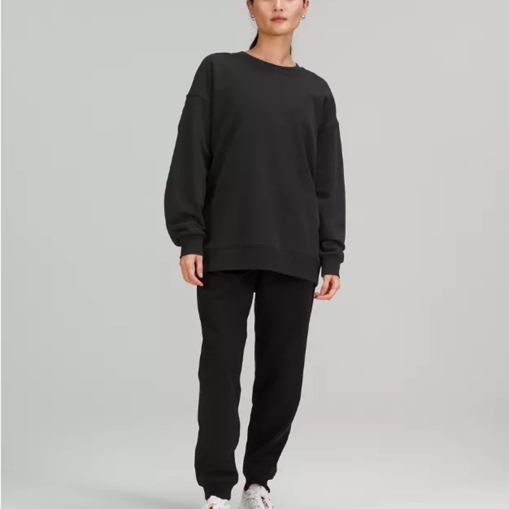 Lululemon Perfectly Oversized Crew
Size 4